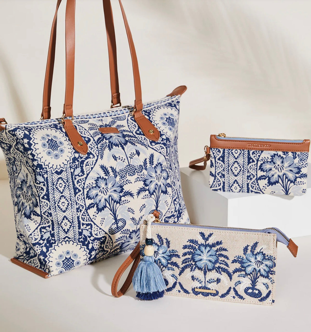 East West Wristlet Peeples Song Palms